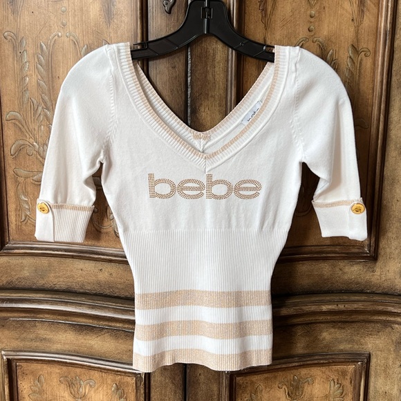 bebe Sweaters - NWT Bebe White and Gold Rhinestone 3/4 sleeve V-Neck Knit Top Fitted Sweater S M